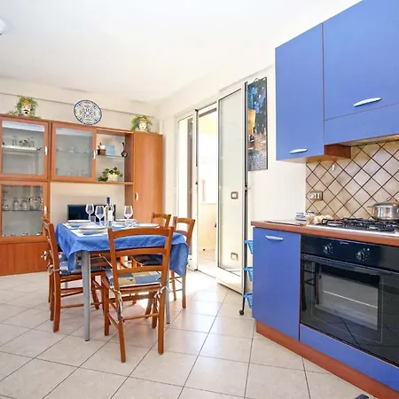 Amazing In With Kitchen