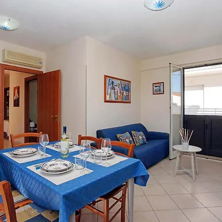 Apartment Amazing In With Kitchen Marzamemi